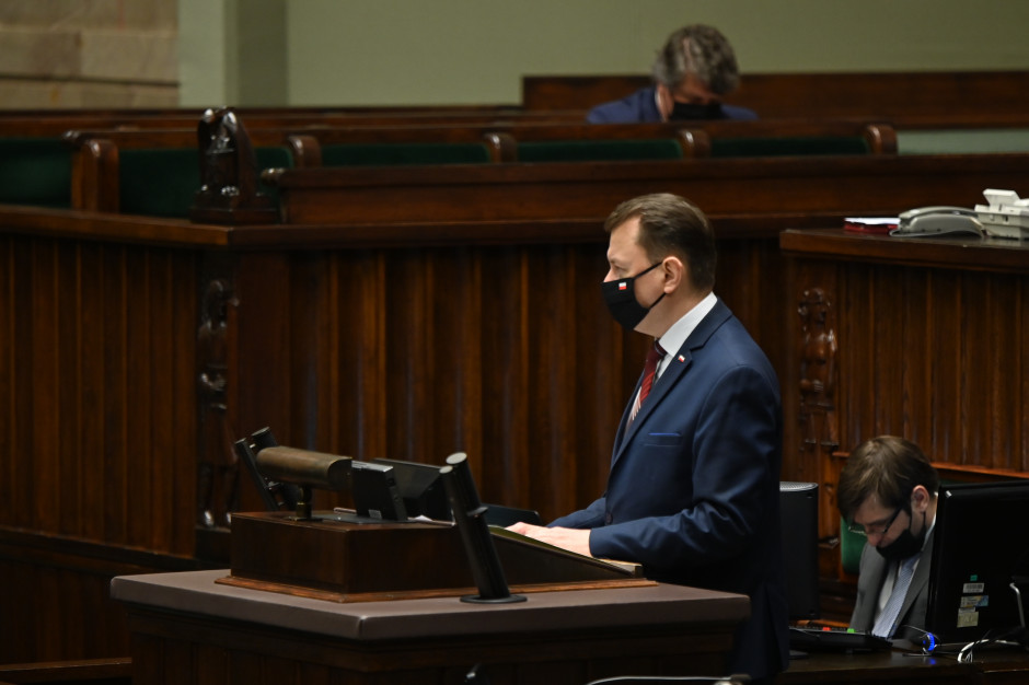 Armia może też w szerszym zakresie zaangażować się w transport szczepionek - wskazał w Sejmie minister Błaszczak. Fot. Mariusz Błaszczak/Twitter Błaszczak: armia może sama zaszczepić żołnierzy, pomożemy też z transportem