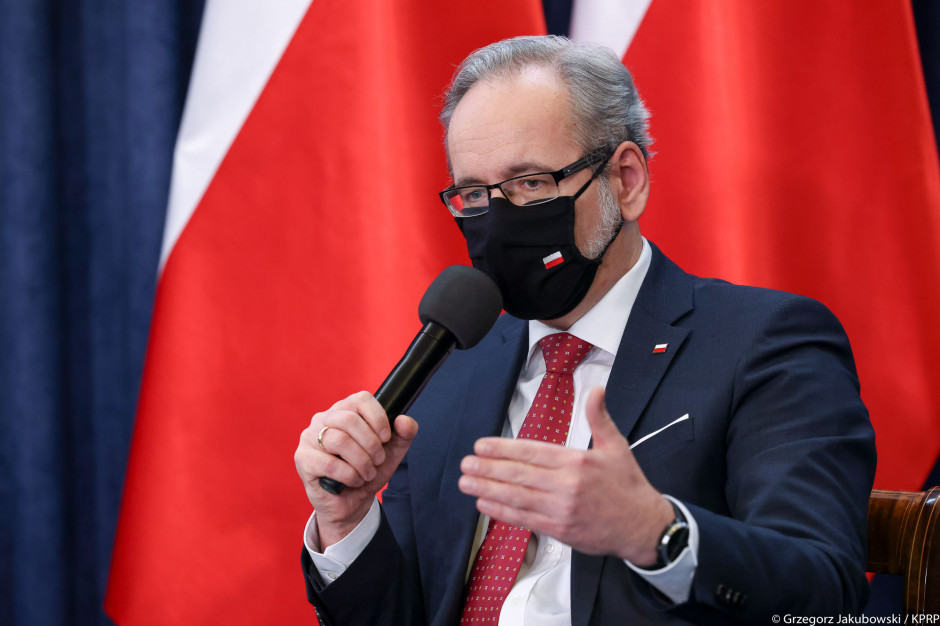 - Taka publikacja powinna być potępiona przez wszystkich dziennikarzy, przez całe środowisko - powiedział minister zdrowia Adam Niedzielski. Fot. Kancelaria Premiera/Twitter Niedzielski oburzony ''skandaliczną'' publikacją o AstraZeneca