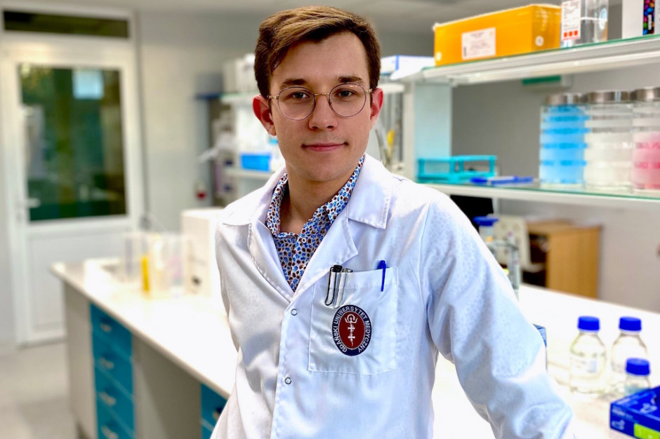 Steckiewicz nadal jest studentem VI roku kierunku lekarskiego Fot. GUMed Student ze stopniem doktora. "Pierwszą pracę badawczą napisałem w liceum"