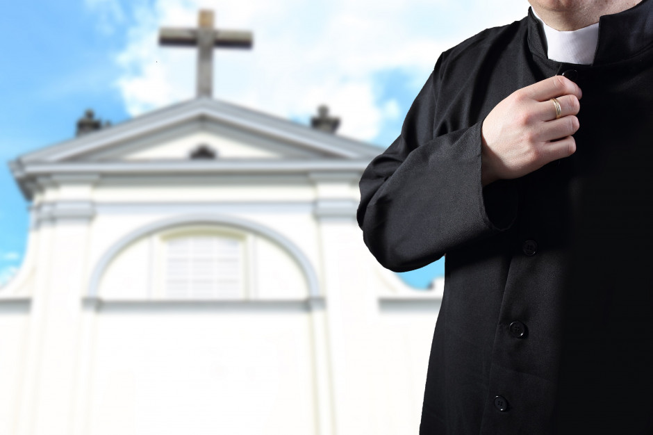 KEP zwrócił się do księzy i proboszczó o przestrzeganie limitów w kościołach. FOT. Shutterstock Biskupi dostali wytyczne, ale to oni sami zadecydują jak będą realizowane
