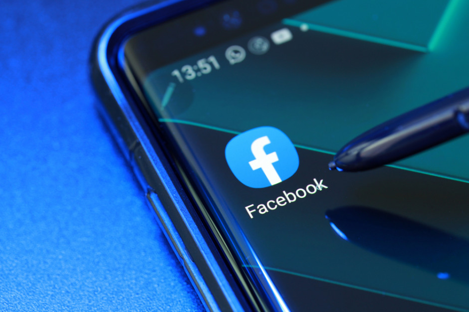 Facebook zdecydował się na promocję szczepień poprzez specjalne nakładki na zdjęcia profilowe. Fot. Shutterstock Facebook wprowadza "proszczepionkowe" nakładki na zdjęcia profilowe