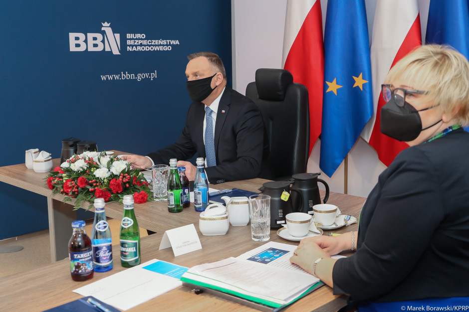 Posiedzenie Rady Gabinetowej nt. sytuacji epidemicznej Fot. Kancelaria Prezydenta/RP Prezydent Duda: w połowie maja możliwe uruchomienie szczepień w aptekach