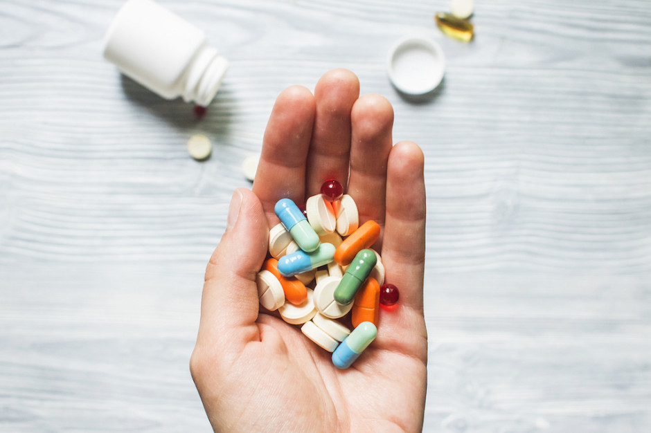 Nadużywanie antybiotyków prowadzi do wytwarzania się szczepów bakterii opornych na te leki Fot. Shutterstock Nadużywamy antybiotyków i środków do dezynfekcji. To nie przekłada się na zdrowsze życie