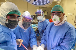Transplantacja i retransplantacja wątroby u nastolatki zakażonej koronawirusem
