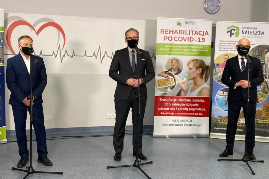 Częścią planu powrotu do leczenia sprzed pandemii jest rehabilitacja postcovidowa - mówił w Nałęczowie Niedzielski Fot. Twitter Niedzielski: wracamy do normalnego leczenia, ruszamy z rehabilitacją postcovidową