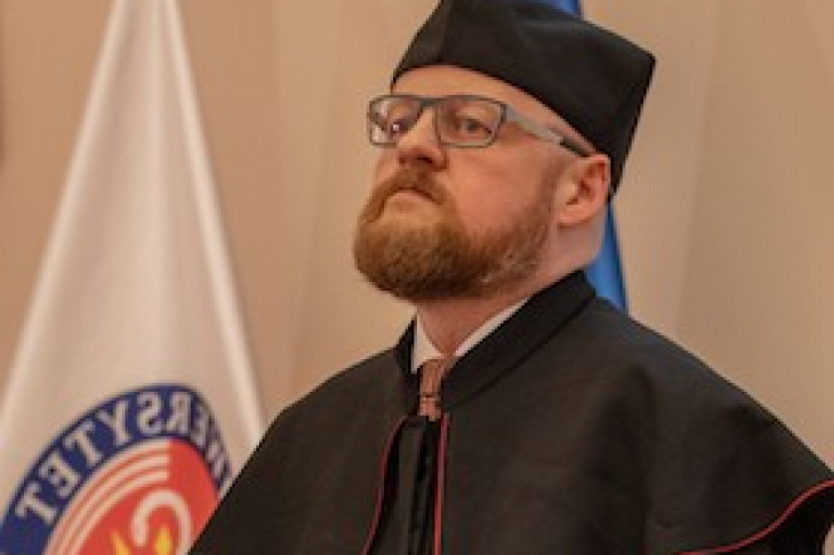 Prof. Radosław Owczuk: nie każdy z ciężkim przebiegiem Covid-19 kwalifikuje się do leczenia na oddziale AiIT, FOT. GUMed, Facebook Pacjenci z COVID-19 są kwalifikowani do intensywnej terapii tak jak inni chorzy