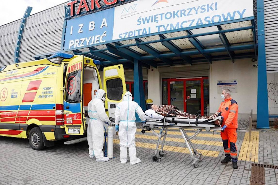 Pacjent z respiratorem jedzie do domu. FOT. Jarosław Kubalski/Radio Kielce Przy wypisie ze szpitala dostał do domu respirator. "To nic wyjątkowego"