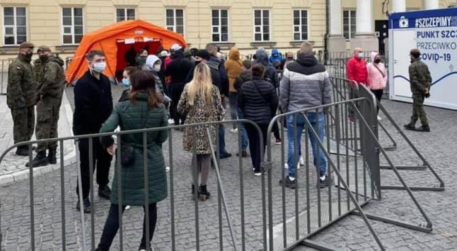 Warszawa: ruszyła rejestracja w masowych punktach szczepień, jest sporo wolnych terminów