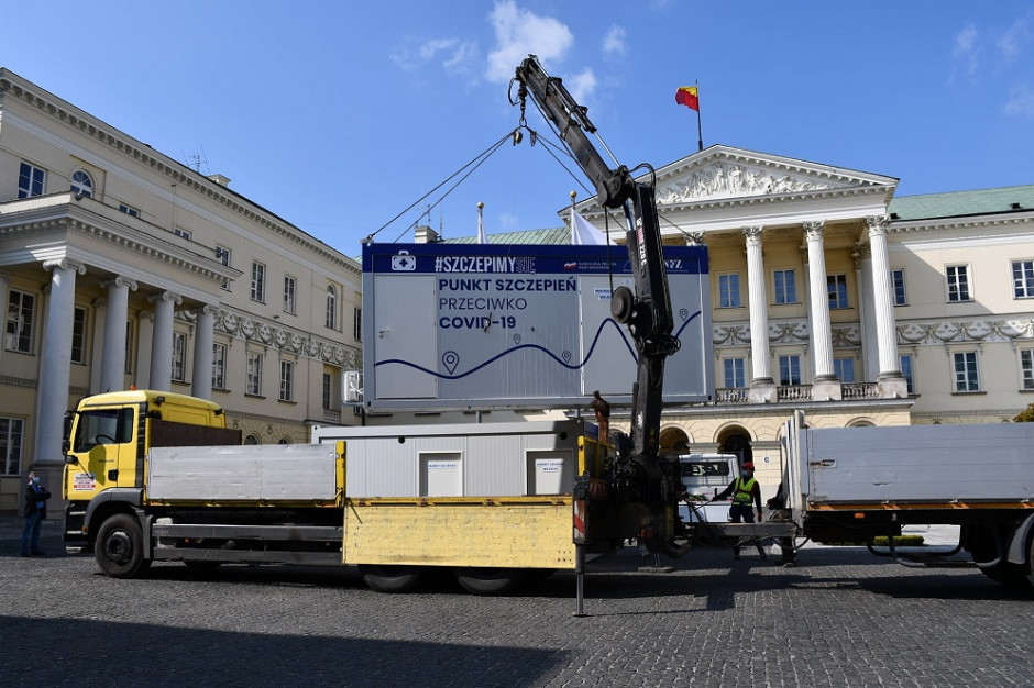 Punkty szczepień, które wykorzystywane były w czasie majówki trafią do tych powiatów, gdzie są największe kolejki do szczepień. Fot. MUW/Twitter Dworczyk o tym, co dalej z punktami szczepień z majówki - czy pojawią się punkty 24h