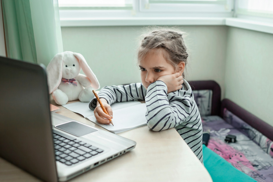 Nie ma jeszcze ostatecznej decyzji ws. szczepień uczniów. Fot. Shutterstock Szczepienia uczniów w wakacje. Przemysław Czarnek: wszystko idzie w tym kierunku