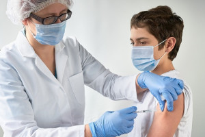 Ekspertka WHO: brakuje szczepionek przeciwko Covid-19. Szczepienie dzieci nie jest priorytetem
