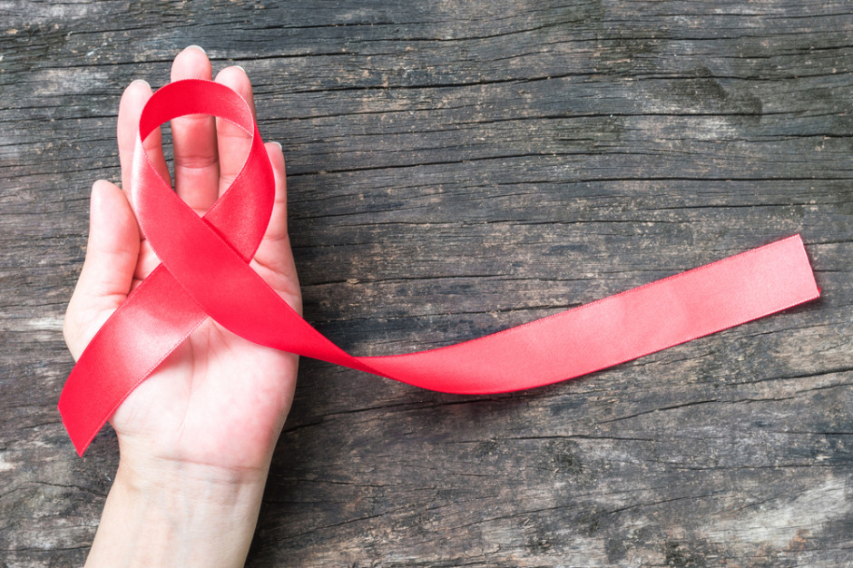 Akcja ma zachęcić Polaków do badania się na HIV. Fot. Shutterstock Test na HIV do zrobienia w domu? Mieszkańcy Warszawy będą mieć tę możliwość