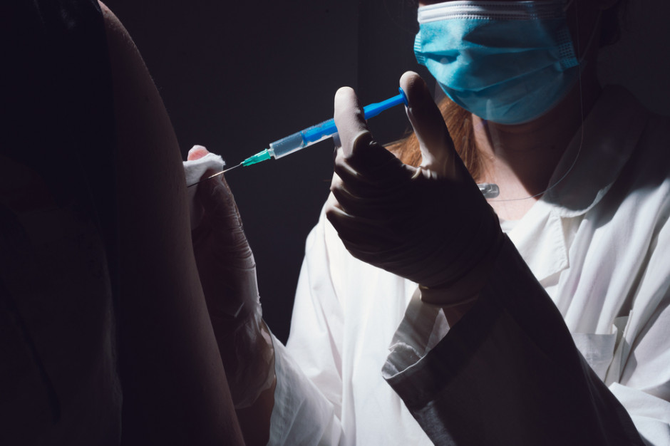 Prace nad projektem dotyczącym rekompensat za NOP-y są obecnie zawieszone; Fot. Shutterstock RPO domaga się od resortu zdrowia rekompensat za niepożądane odczyny poszczepienne
