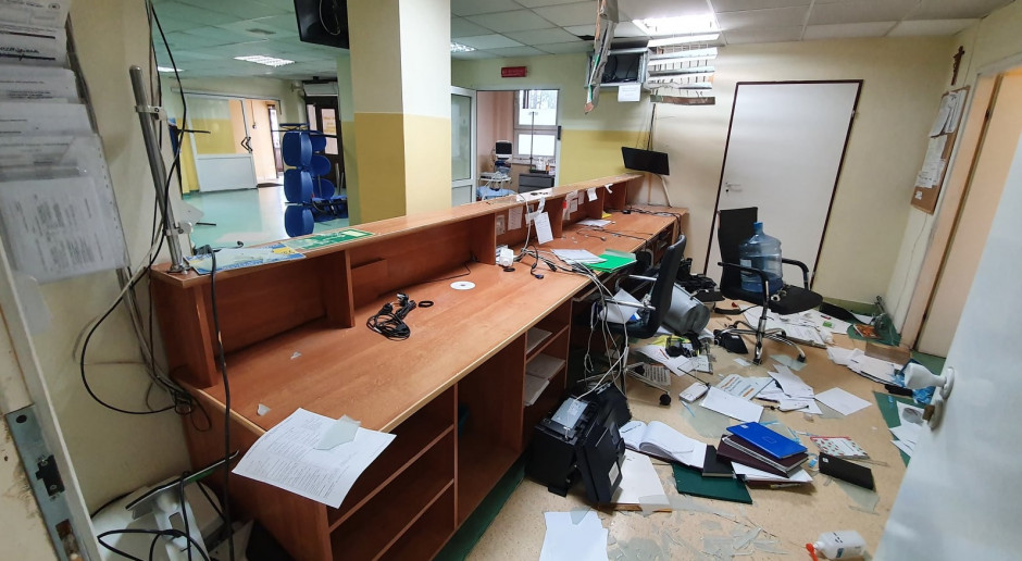 SOR zdemolowany przez pacjenta. Fot. Szpital św. Anny w Miechowie/Fb Szpital pokazuje zdjęcia zdemolowanego SOR i zapewnia: pacjent był przyjęty bez zwłoki