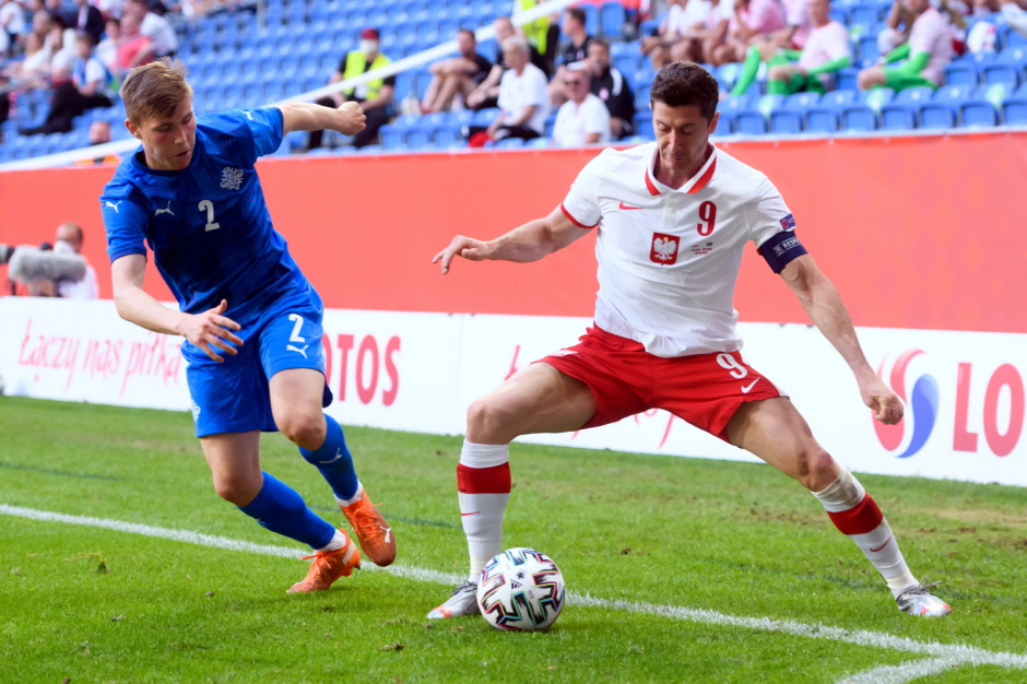 Gdzie oglądać mecze Polaków na Euro 2021?/PAP/Jakub Kaczmarczyk Euro 2021 bez stref kibica przez koronawirusa. Szczecin, Warszawa i Wrocław potwierdziły: stref nie będzie. Kraków się waha