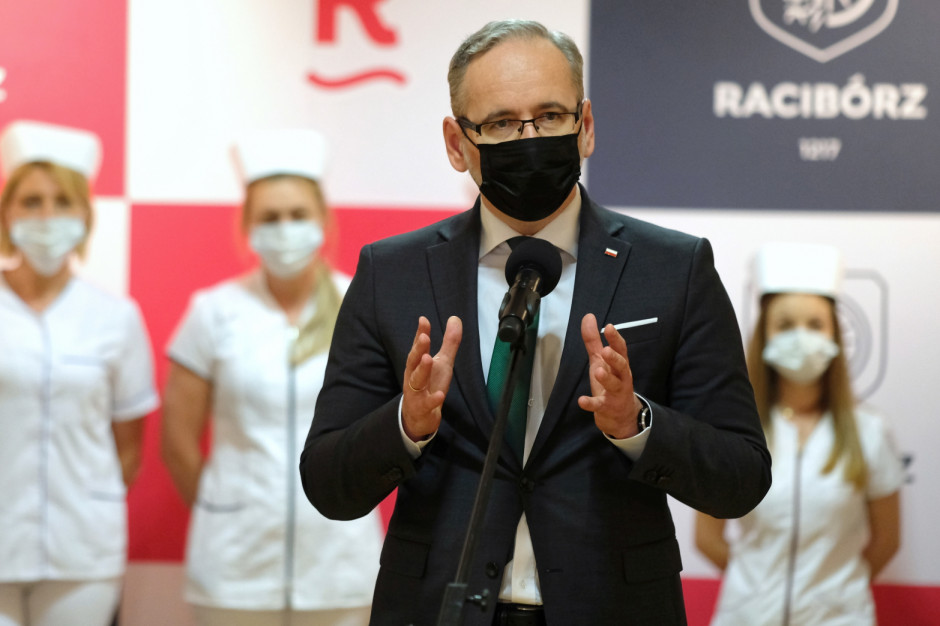 Adam Niedzielski o KOS-BAR/Fot. PAP/Andrzej Grygiel Leczenie otyłości olbrzymiej i "nieco mniejszej". Minister Niedzielski o KOS-BAR: istotne będzie BMI