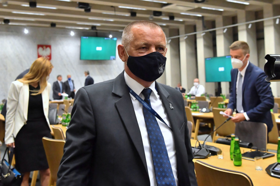 Marian Banaś, prezes NIK na sejmowej Komisji ds. Kontroli Państwowej/PAP/Piotr Nowak NIK zbada dodatki covidowe dla medyków. Kontrola obejmie trzy placówki i oddział NFZ. Chodzi m.in. o ich liczbę i wysokość