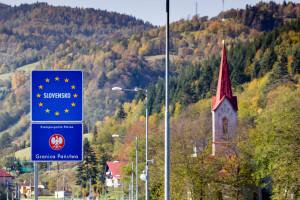 Utrudnienia na granicy ze Słowacją. Kontrole paszportów covidowych i zamknięte przejścia