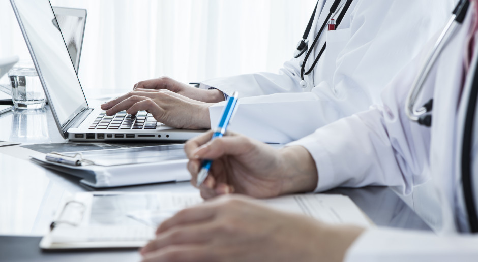 AOTMiT organizuje szkolenia dla pracowników szpitali, samorządowców i przedstawicieli organizacji pacjenckich Fot. AdobeStock AOTMiT robi bezpłatne szkolenia dla pracowników szpitali, samorządowców i przedstawicieli organizacji pacjenckich