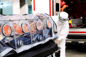 Ebola. Pierwsze zakażenie od 25 lat. WHO: przypadek "skrajnie niepokojący"