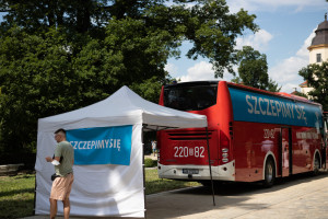 Trzecia dawka szczepionki. Dla kogo? Wiceminister zdrowia zapewnia, że dowiemy się w tym tygodniu