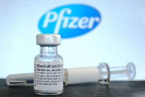 Wysoka skuteczność dawki przypominającej szczepionki Pfizer
