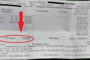Pokazała pasek z wypłaty. 