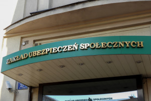 ZUS przypomina: bez tej składki nie ma zasiłku chorobowego i macierzyńskiego