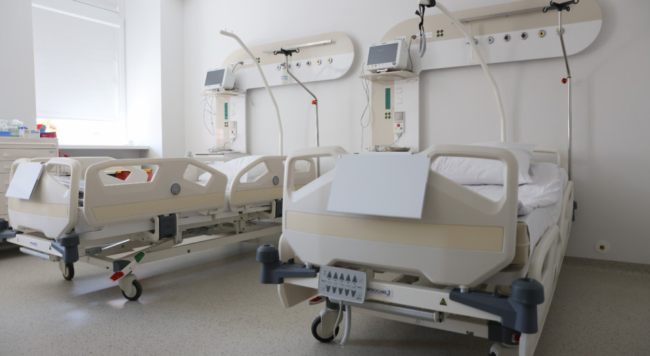 26 października NFZ rozpoczął telefoniczne ankietowanie pacjentów. PAP/ Leszek Szymański Medycy kpią z ankiety NFZ. "Są ważniejsze problemy w ochronie zdrowia"