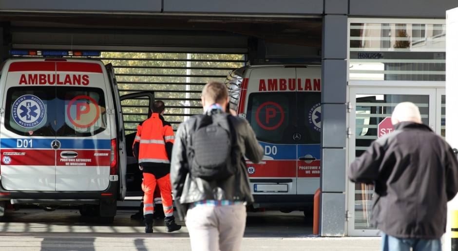 Schorowane społeczeństwo inaczej reaguje na epidemię. Fot. Shutterstock Rzecznik MZ: 70 proc. nadmiarowych zgonów. "Epidemia uderzyła w schorowane społeczeństwo"