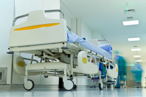 Maleje liczba łóżek dla pacjentów bez COVID-19. "Choroby nie czekają"