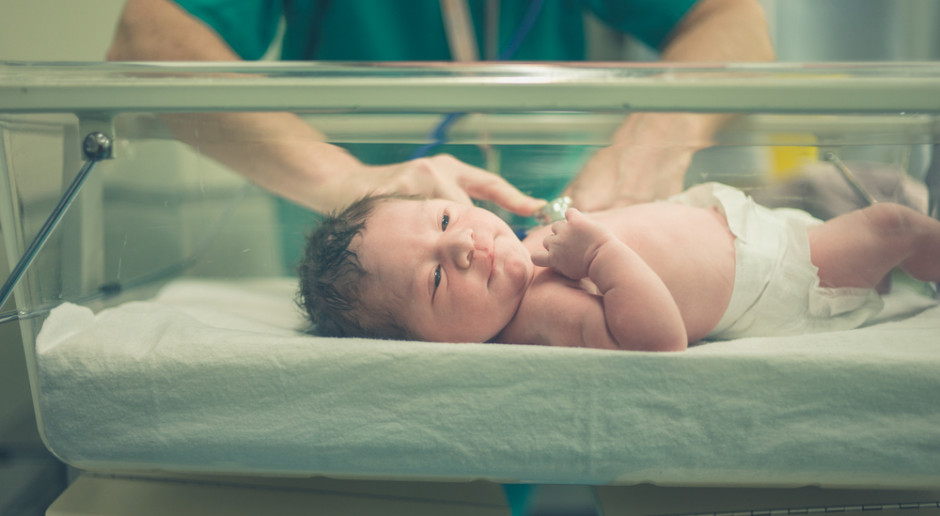Współczynnik urodzeń obniżył się w skali roku. Fot. Shutterstock GUS: przyrost naturalny w Polsce pozostaje ujemny