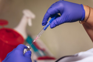 CBOS: tylu Polaków chce się zaszczepić przeciwko grypie