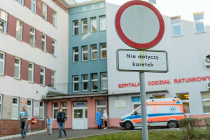 Szpital wojewódzki wstrzymuje przyjęcia na dwa oddziały do odwołania