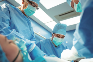 Organizacje pacjenckie apelują do MZ o koncentrację chirurgicznego leczenia raka jajnika i rejestr kliniczny