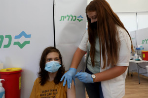 Izrael. Wprowadzono szczepienia przeciw COVID-19 u dzieci w wieku 5-11 lat