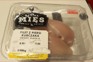 GIS wycofuje ze sprzedaży partię "świeżego" filetu z kurczaka. Powód: Salmonella