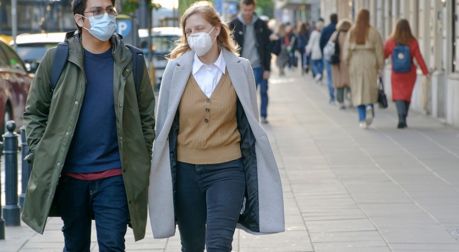Szczyt czwartej fali epidemii jet jeszcze przed nami FOT. Shutterstock Minister o spadkach zakażeń w dwóch regionach. Naukowcy studzą optymizm: fala nadal wzbiera