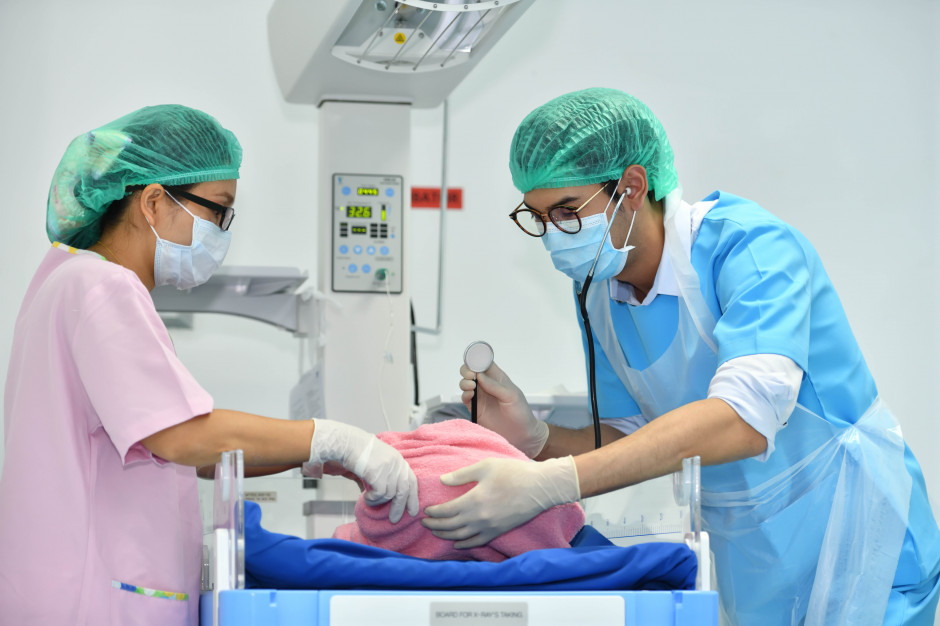 Universitatea deschide studii de obstetrică.  Întregul spital general va accepta deodată