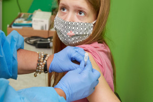 Dzieci poniżej 15 lat do szczepienia przeciw COVID-19 zakwalifikuje lekarz