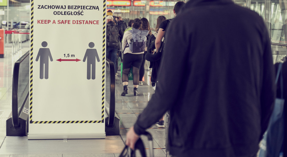 Błąd dotyczy działania systemu Ewidencji Wjazdów do Polski informacji Fot. AdobeStock Błąd w systemie wydłuża kwarantannę dzieci. RPO interweniuje do dyrektora CeZ