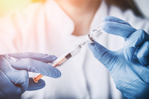Ministerstwo Zdrowia informuje o 8,74 proc. zgonów wśród zaszczepionych. "Zgony niezwiązane ze szczepieniem"