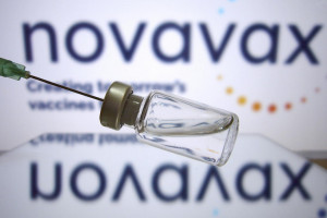 Szczepionka przeciw COVID-19 firmy Novavax uzyskała warunkową rekomendację EMA