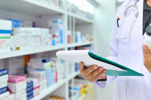Sprawdź, których leków brakuje w grudniu w polskich aptekach. LISTA