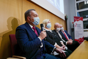 Sukces chirurgów z Gliwic. Przeszczepili krtań, tchawicę, gardło i przełyk u 31-letniego Irakijczyka