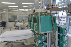 W Wielkopolsce zwolniło się 700 łóżek dla pacjentów covidowych. Wolne są także 34 respiratory