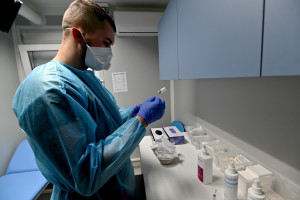 Będą finansowe konsekwencje za brak obowiązkowych szczepień na COVID-19
