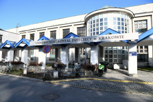 Część lekarzy wycofała wypowiedzenia, ponad 60 czeka na decyzje MZ. "Pożar w szpitalu ugaszony czasowo"