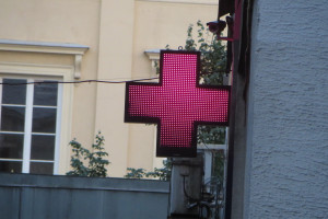MZ: wytyczne dla aptek spotkały się z hejtem. Zaproponowaliśmy kompromis