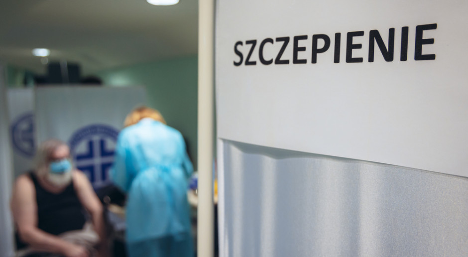 Szczepienie, fot. Shutterstock Kraska: nikt nie mówił, że nie będziemy się zakażać, jeżeli nawet przyjmiemy trzecią dawkę
